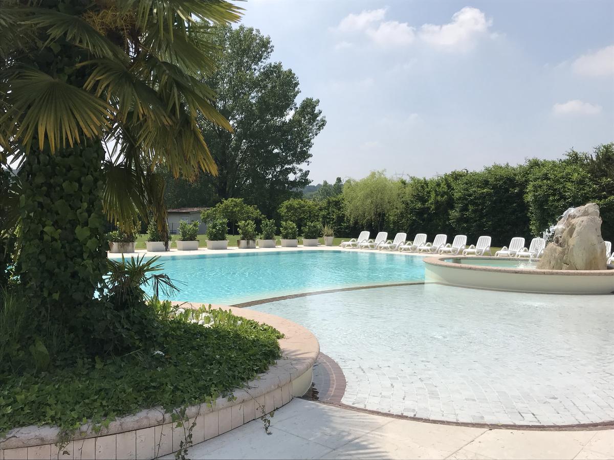 Agriturismo Corte Salandini Ponti sul Mincio Bagian luar foto