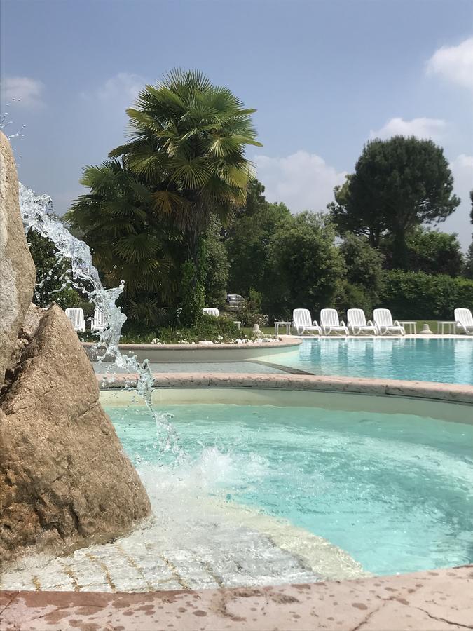 Agriturismo Corte Salandini Ponti sul Mincio Bagian luar foto