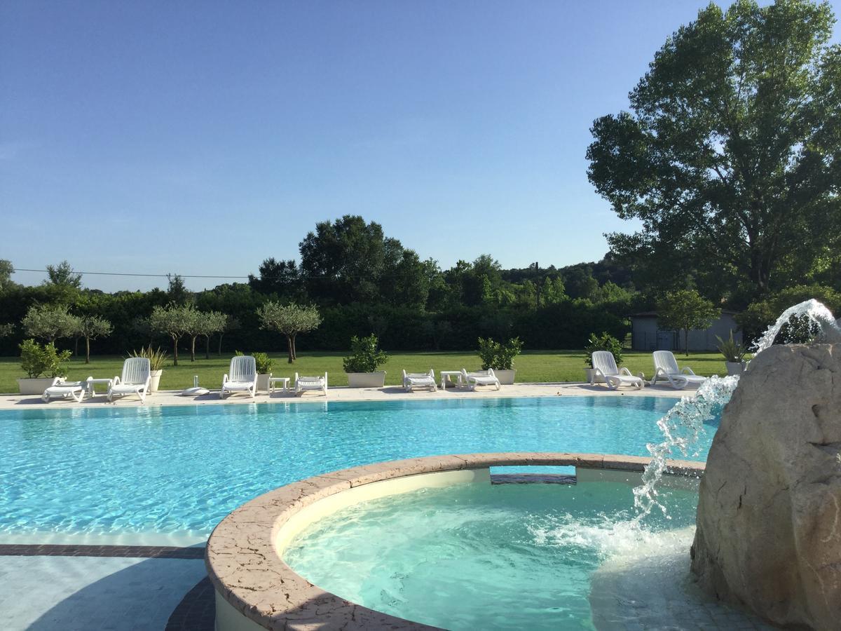 Agriturismo Corte Salandini Ponti sul Mincio Bagian luar foto