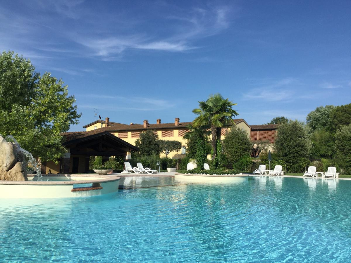 Agriturismo Corte Salandini Ponti sul Mincio Bagian luar foto