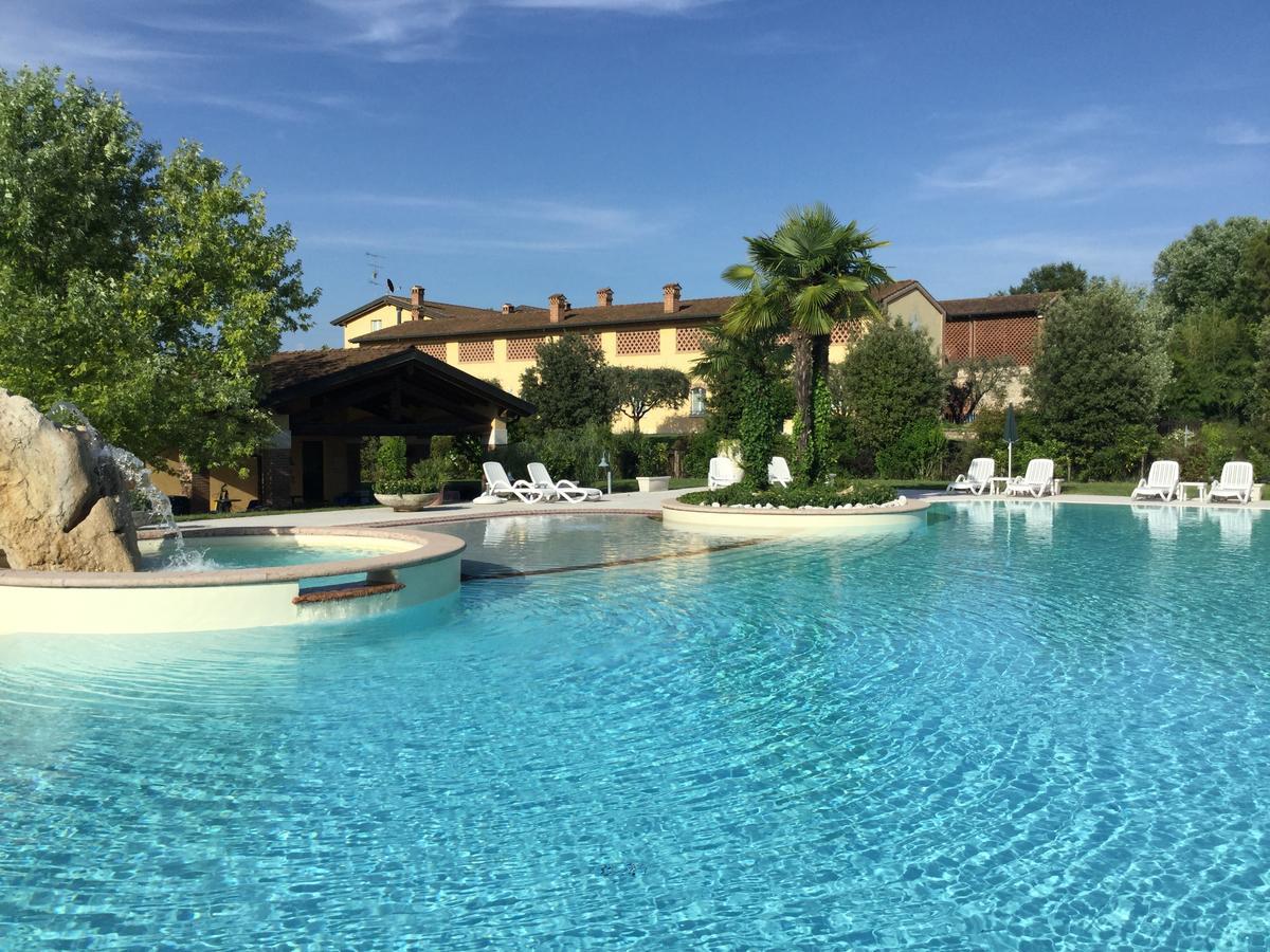 Agriturismo Corte Salandini Ponti sul Mincio Bagian luar foto