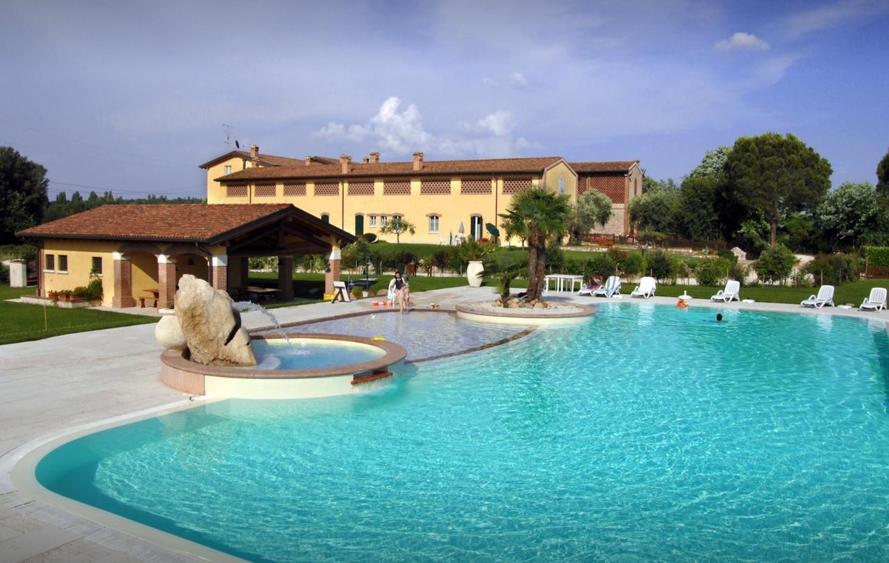 Agriturismo Corte Salandini Ponti sul Mincio Bagian luar foto