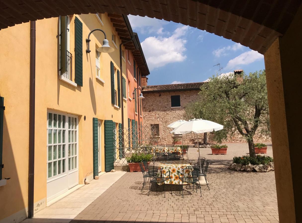 Agriturismo Corte Salandini Ponti sul Mincio Bagian luar foto